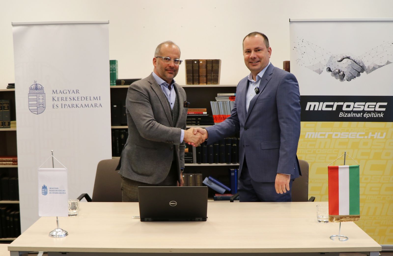 Elektronikus aláírás féláron az önkéntes kamarai tagoknak