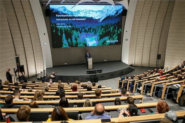 Áder János: meg kell teremteni a feltételeit a körforgásos gazdaságnak