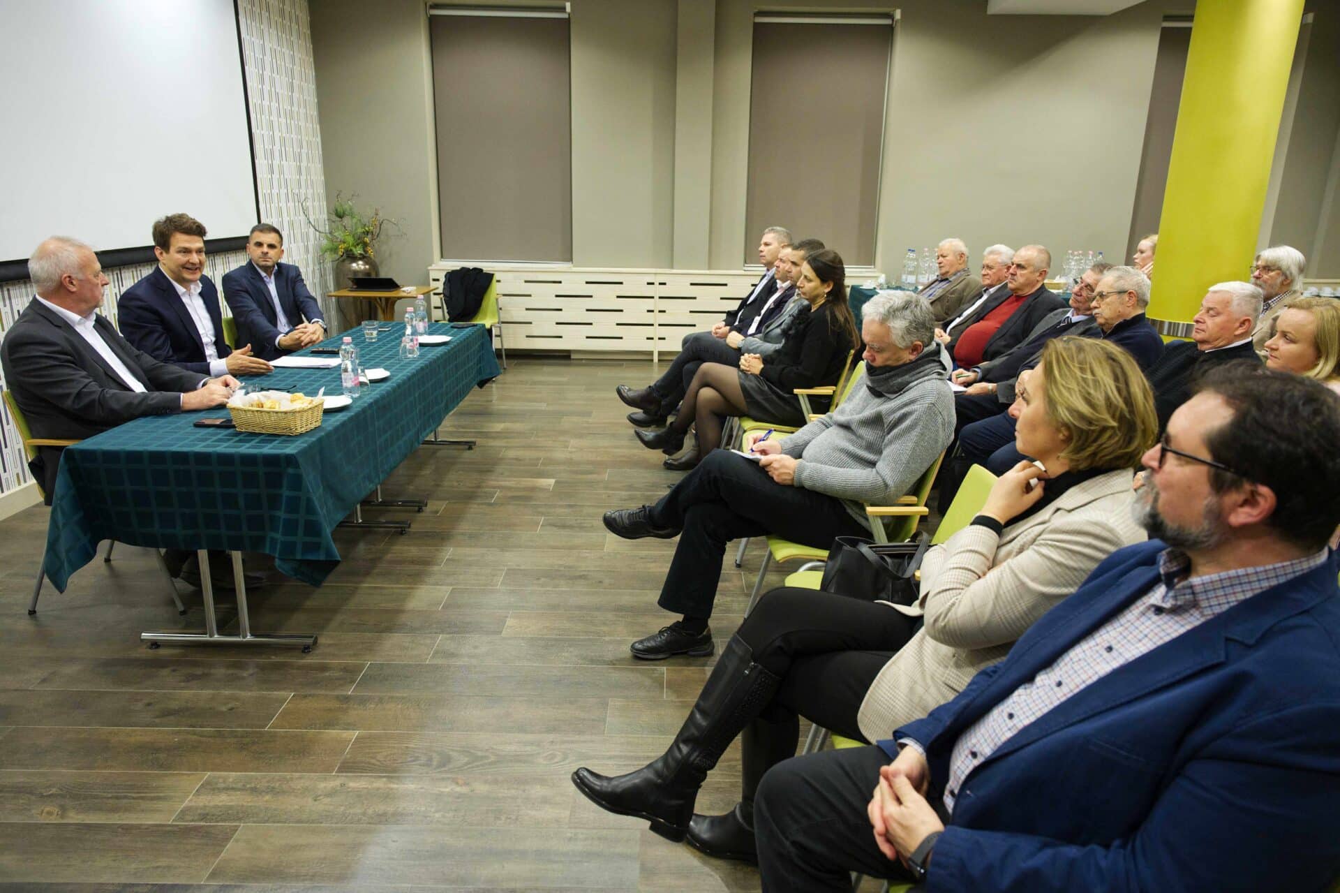 Hol a helye Magyarországnak az átrendeződő világban?