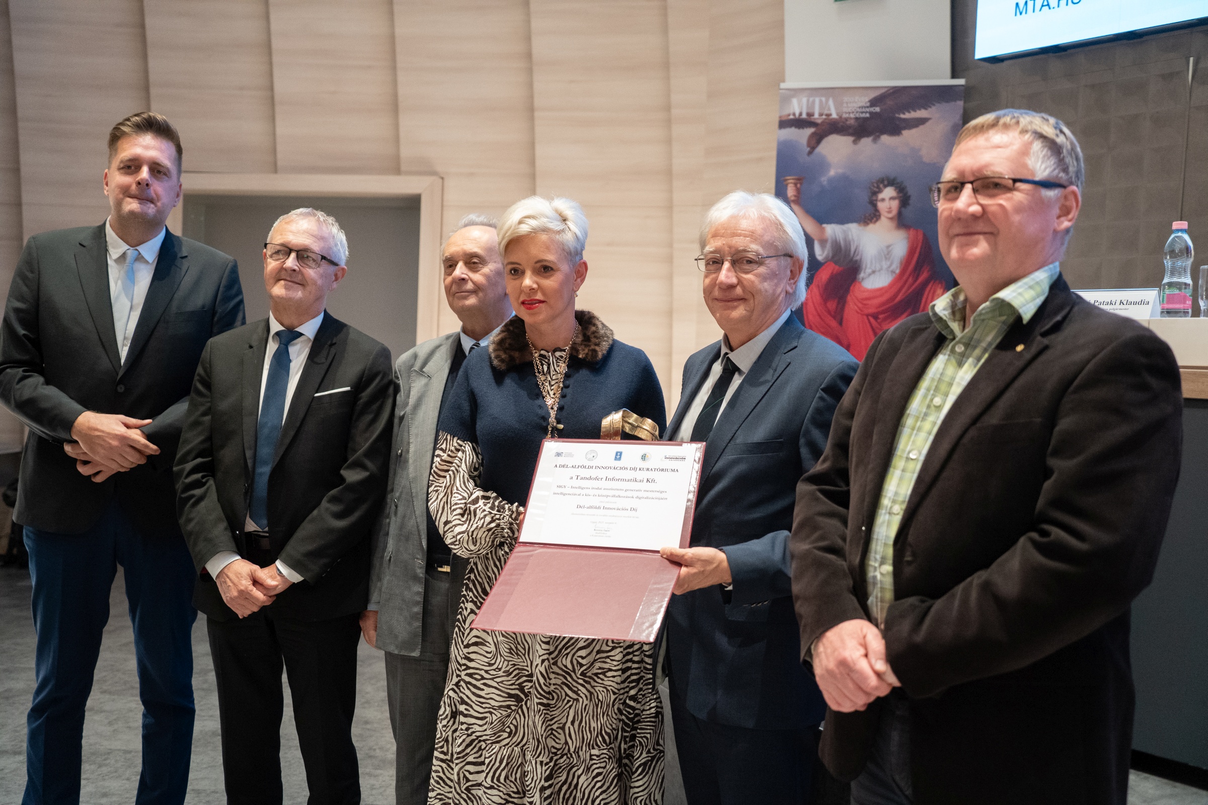 A Jubileumi Tudományünnep keretében, Kecskeméten adták át a XVI. Dél-alföldi Innovációs Díj elismeréseit A Jubileumi Tudományünnep keretében, Kecskeméten adták át a XVI. Dél-alföldi Innovációs Díj elismeréseit