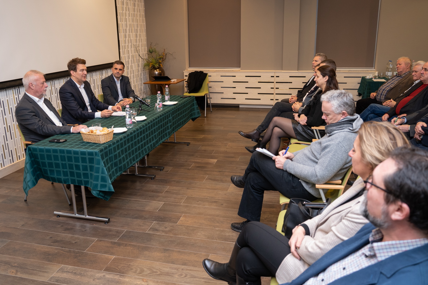 Hol a helye Magyarországnak az átrendeződő világban?