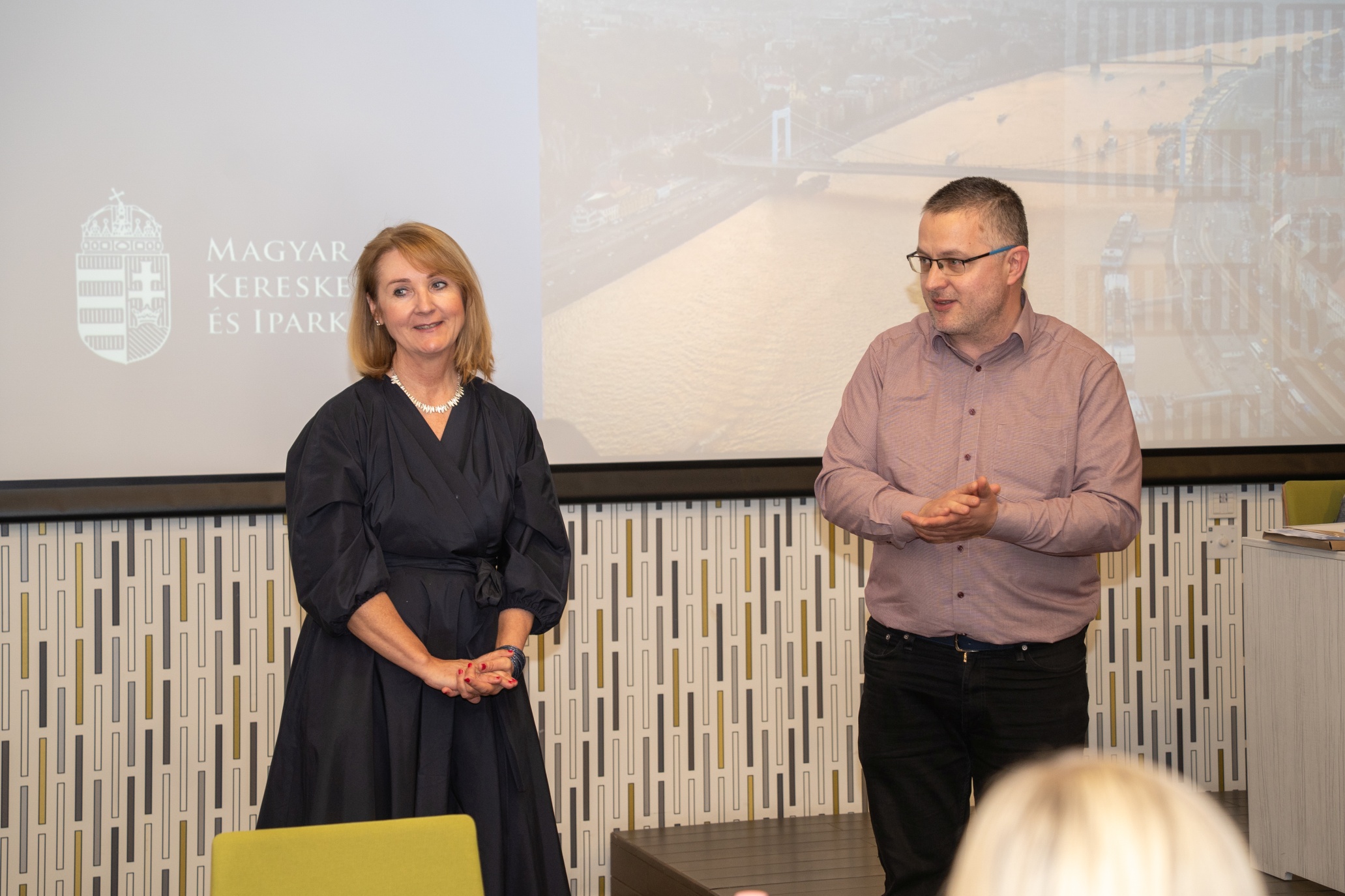 Üzleti tárgyalási stratégiákat tanultak vállalkozások vezetői, képviselői